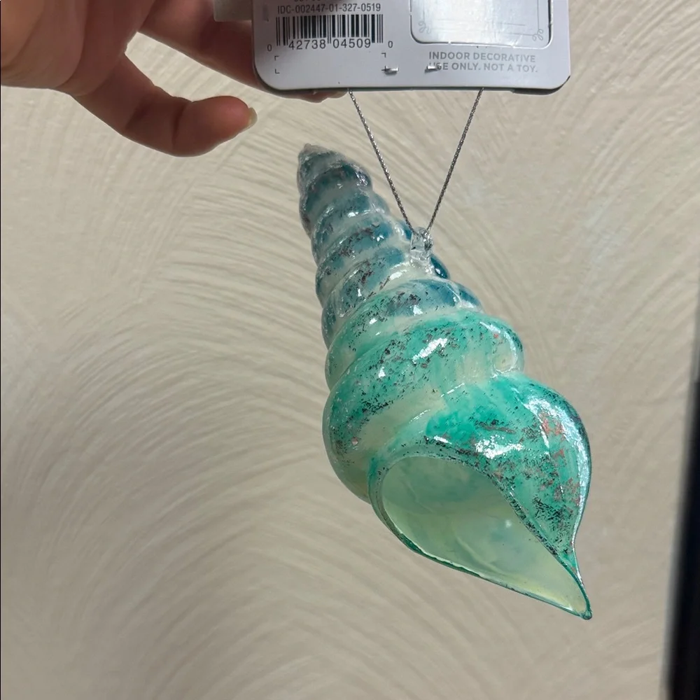 Elegant Sea Shell Glass Ornament - Picture 4 of 11